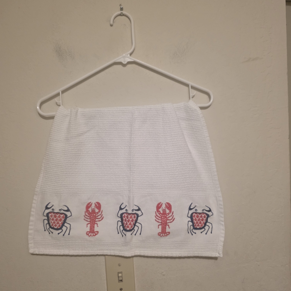 Crate&Barrel White DishTowel with Red and Blue Lobster Motif